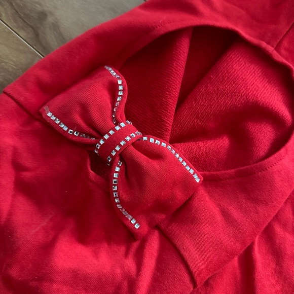 Cold shoulder bow sweater - Picture 3 of 7